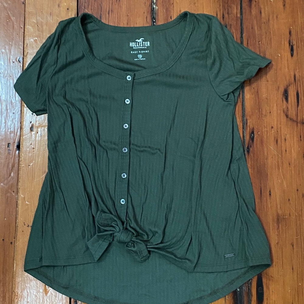 Hollister tshirt